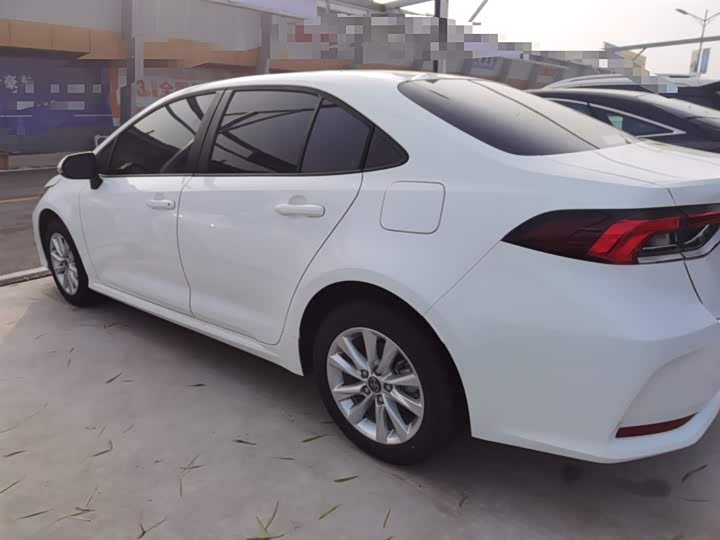 Фото 5 - Toyota Corolla