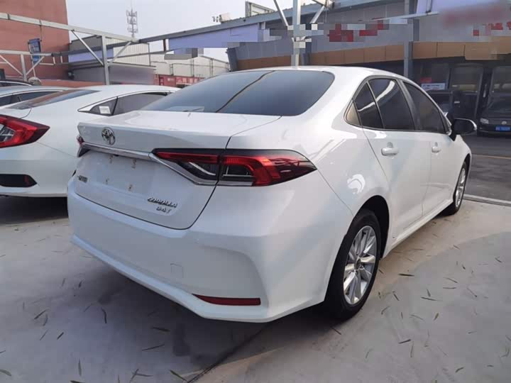 Фото 7 - Toyota Corolla