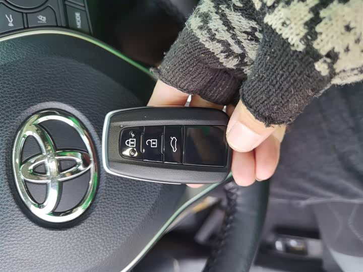 Фото 9 - Toyota Corolla