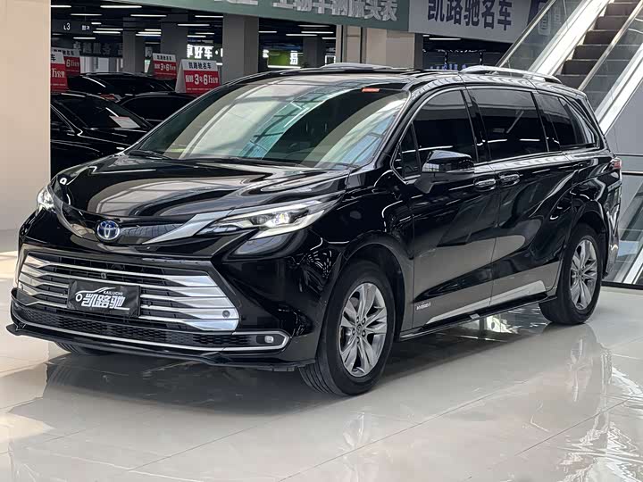 Фото 1 - Toyota Sienna