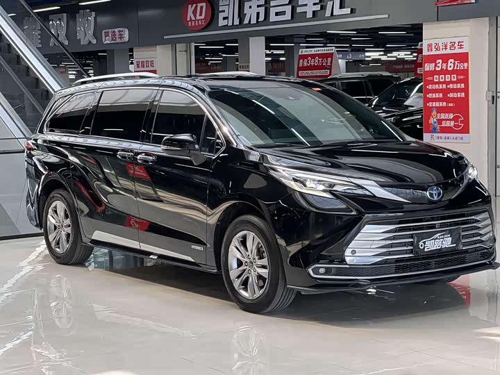 Фото 3 - Toyota Sienna