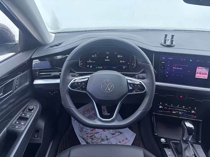 Фото 12 - Volkswagen Passat