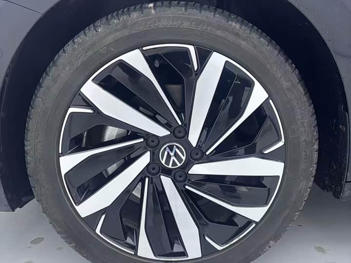 Фото 14 - Volkswagen Passat