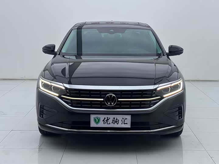 Фото 3 - Volkswagen Passat