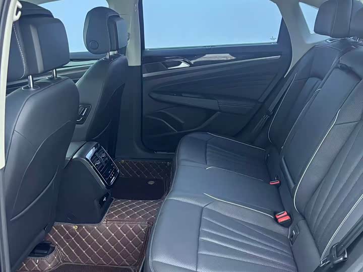 Фото 9 - Volkswagen Passat