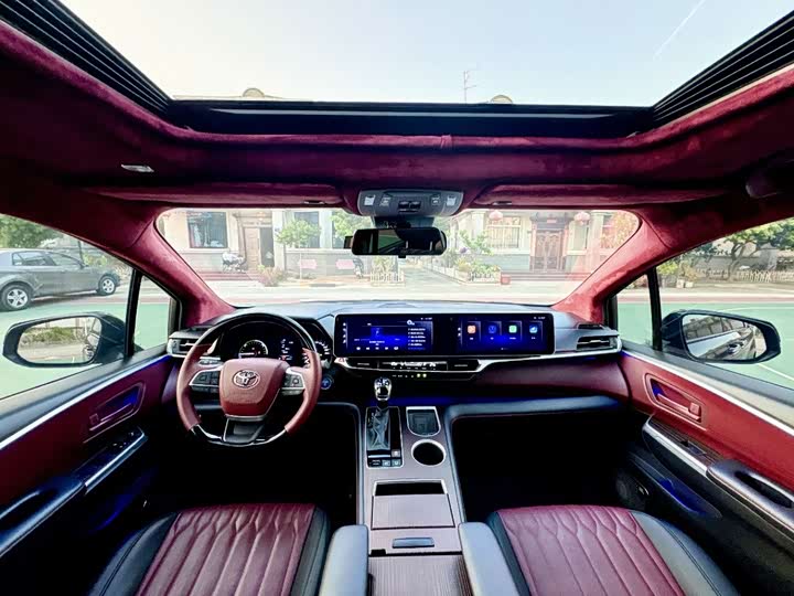 Фото 5 - Toyota Granvia