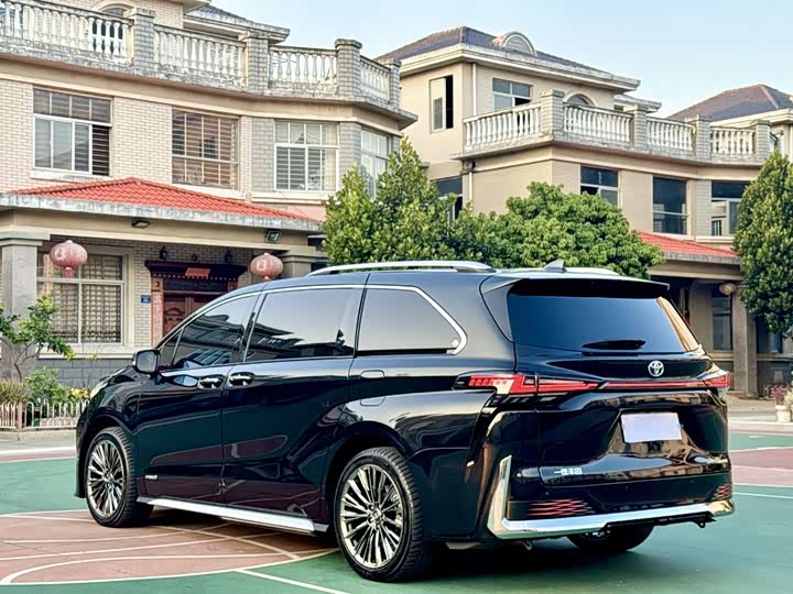 Фото 7 - Toyota Granvia