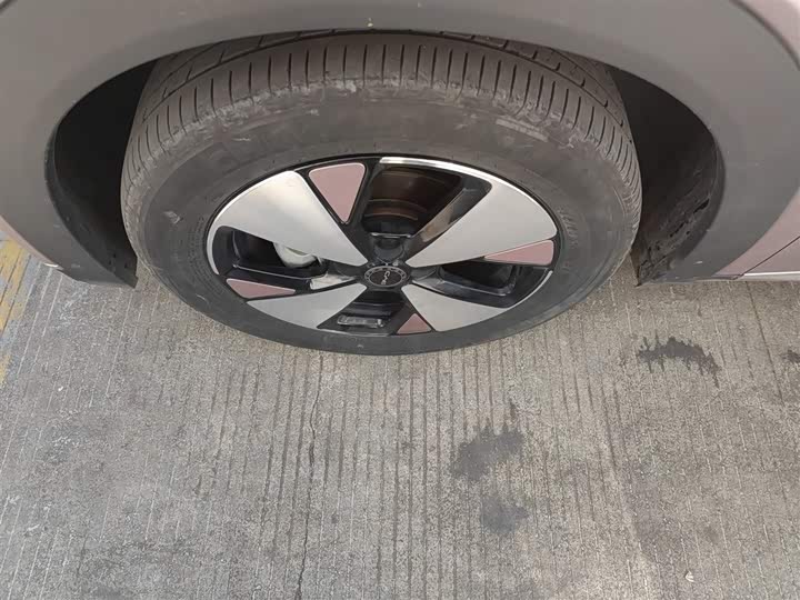 Фото 23 - BYD Dolphin