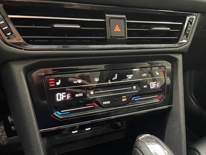 Фото 12 - Volkswagen Tharu