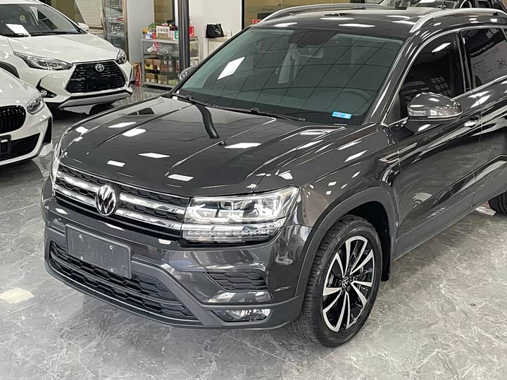 Фото 18 - Volkswagen Tharu