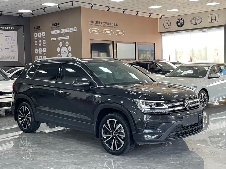 Фото 3 - Volkswagen Tharu