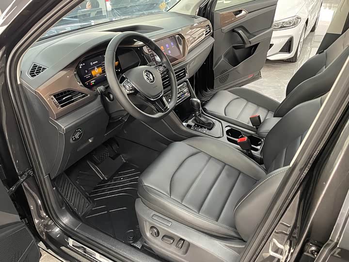 Фото 5 - Volkswagen Tharu