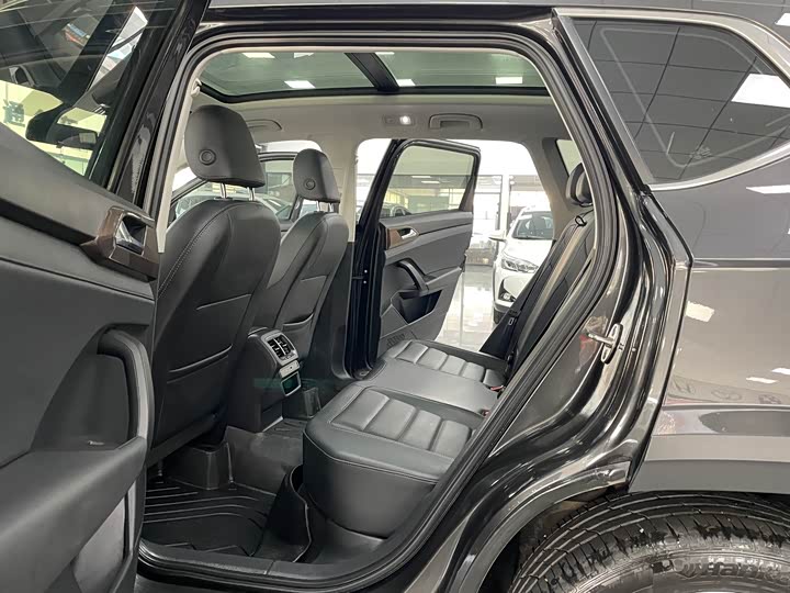 Фото 6 - Volkswagen Tharu