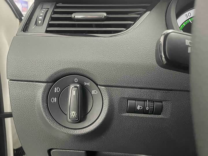 Фото 13 - Skoda Octavia Pro