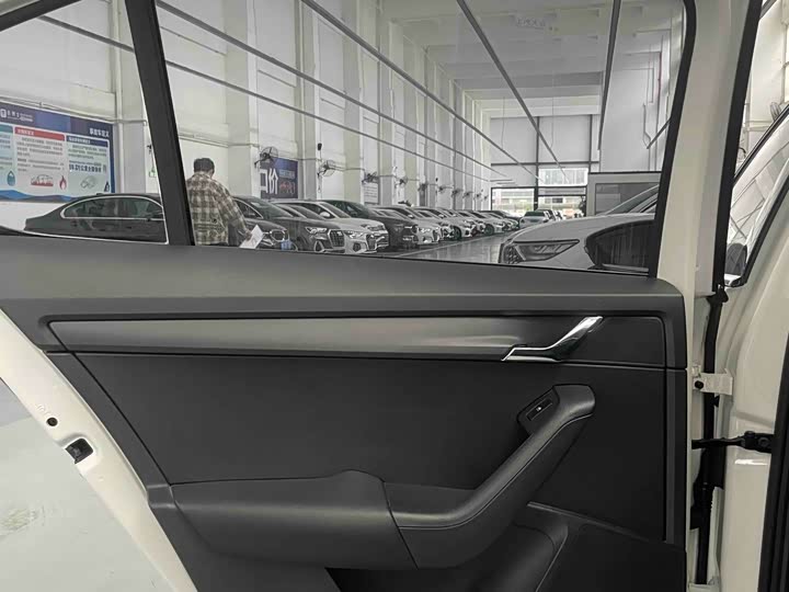 Фото 17 - Skoda Octavia Pro