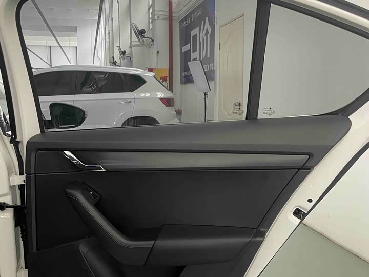 Фото 24 - Skoda Octavia Pro