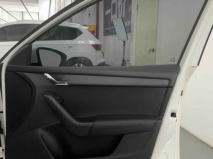 Фото 25 - Skoda Octavia Pro