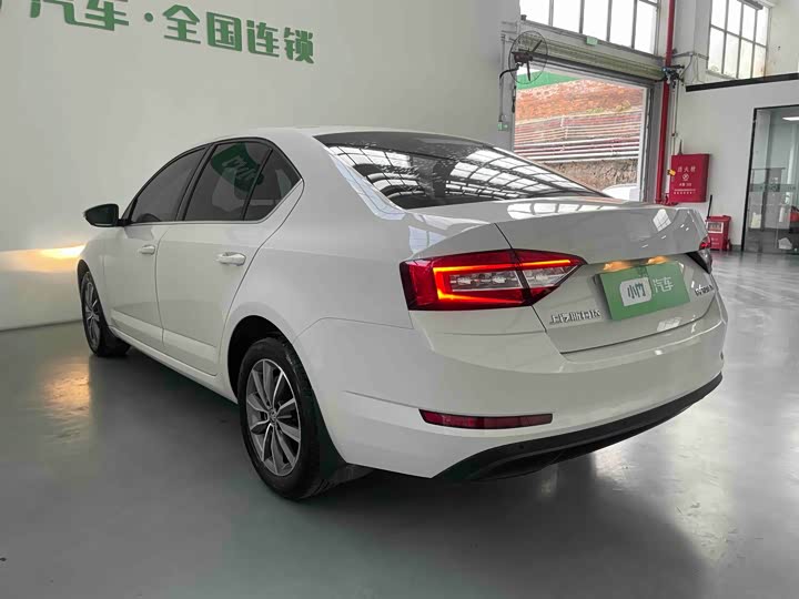 Фото 6 - Skoda Octavia Pro