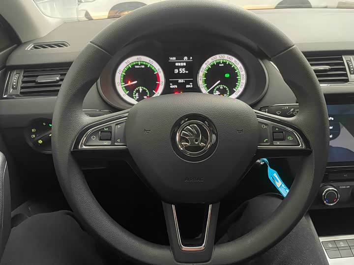 Фото 8 - Skoda Octavia Pro