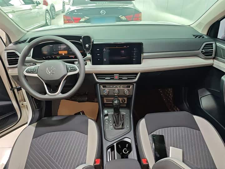 Фото 10 - Volkswagen Tharu