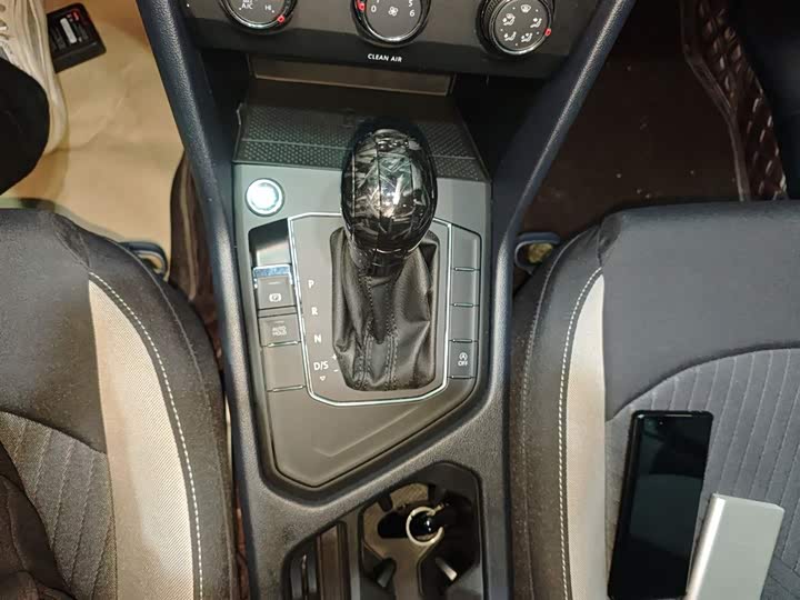 Фото 14 - Volkswagen Tharu