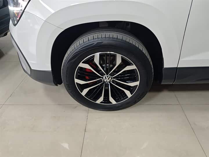 Фото 23 - Volkswagen Tharu