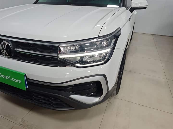 Фото 24 - Volkswagen Tharu