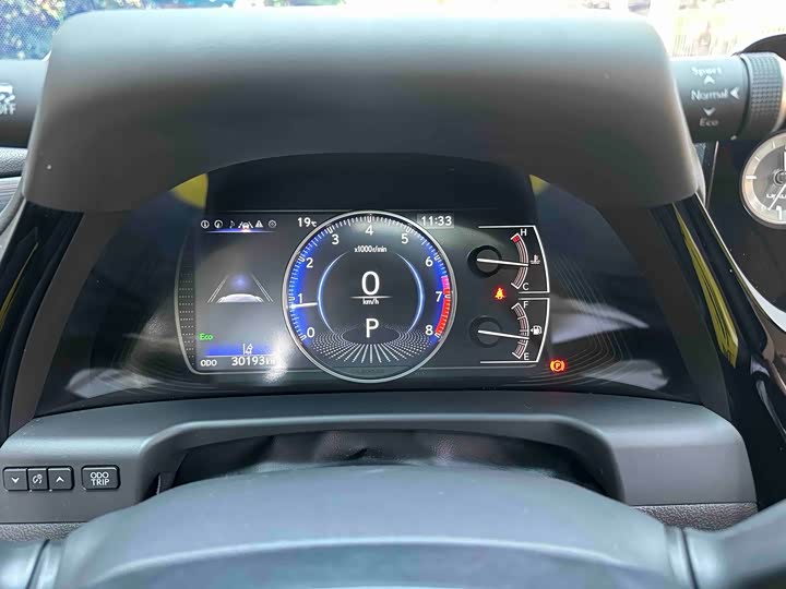 Фото 8 - Lexus ES