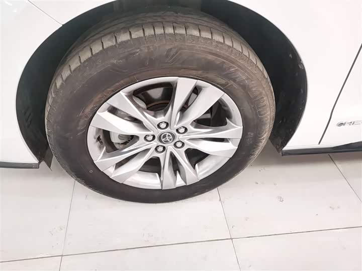 Фото 23 - Toyota Sienna