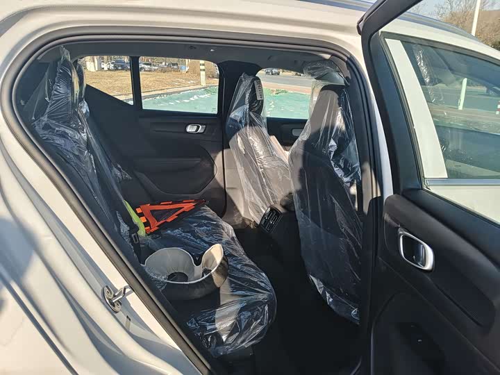 Фото 5 - Volvo XC40