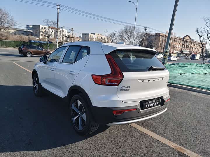 Фото 6 - Volvo XC40