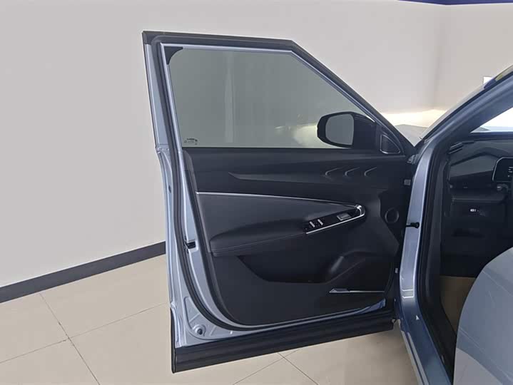 Фото 7 - Geely Atlas