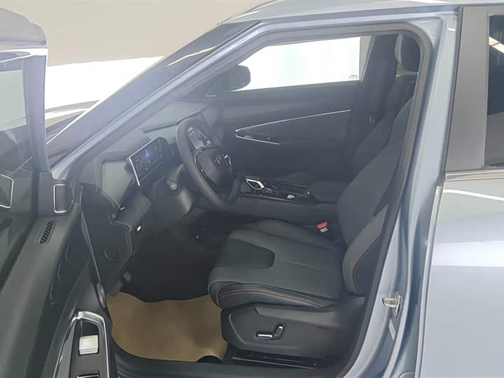 Фото 9 - Geely Atlas