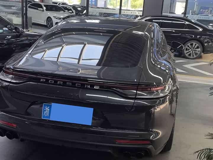 Фото 11 - Porsche Panamera