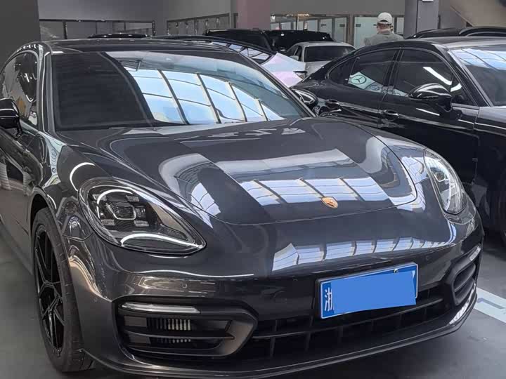 Фото 3 - Porsche Panamera