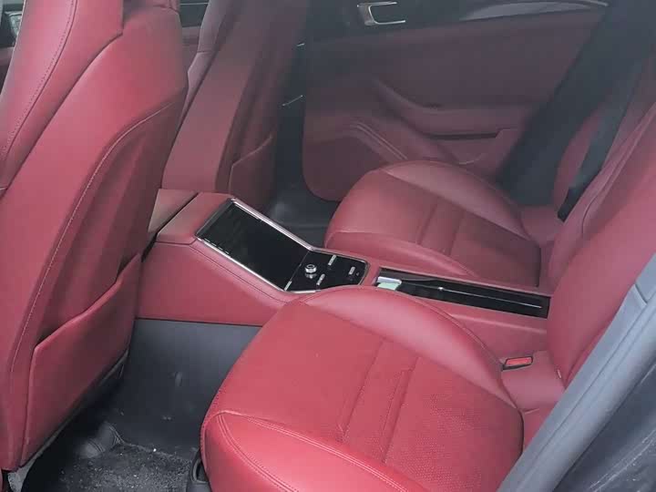 Фото 7 - Porsche Panamera