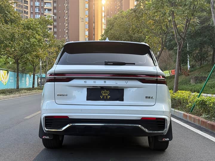 Фото 5 - Geely Monjaro