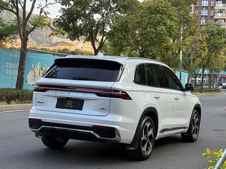 Фото 6 - Geely Monjaro