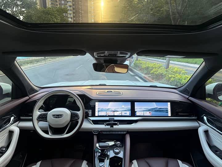 Фото 9 - Geely Monjaro