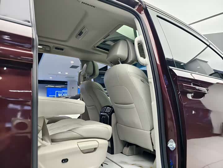 Фото 12 - Buick GL8 ES