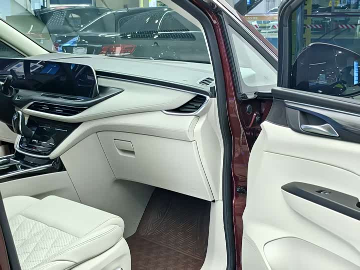 Фото 13 - Buick GL8 ES