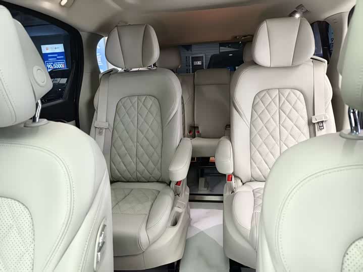 Фото 8 - Buick GL8 ES