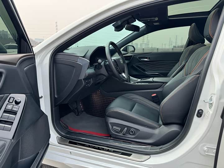 Фото 4 - Toyota Avalon