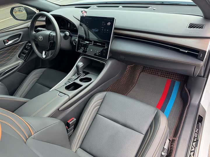 Фото 6 - Toyota Avalon