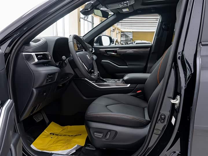 Фото 11 - Toyota Crown Kluger