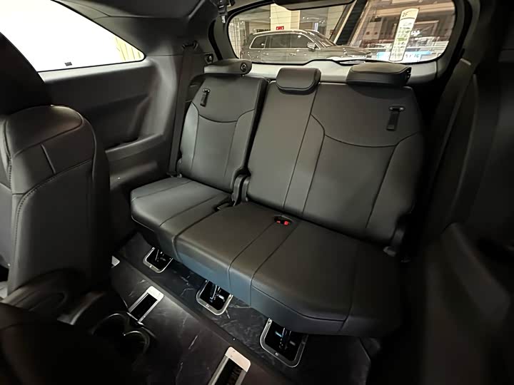 Фото 14 - Toyota Sienna