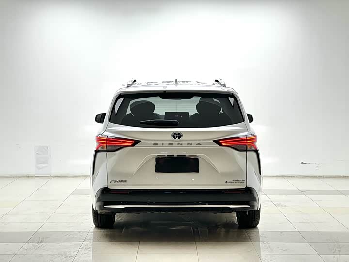 Фото 17 - Toyota Sienna