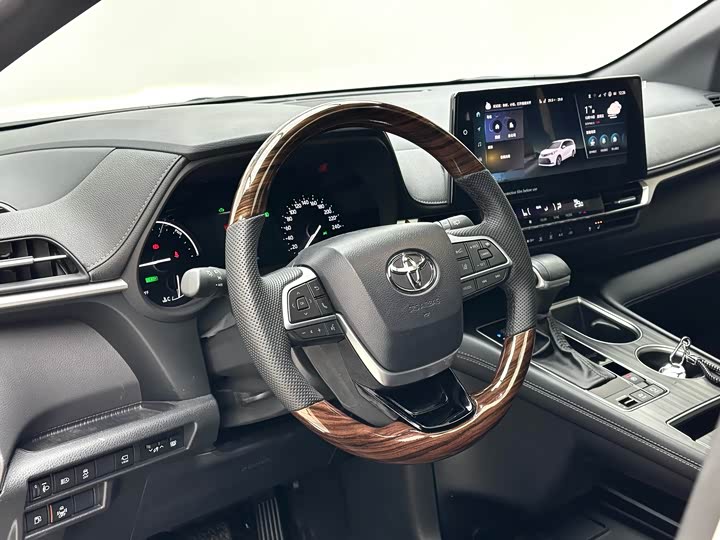 Фото 5 - Toyota Sienna