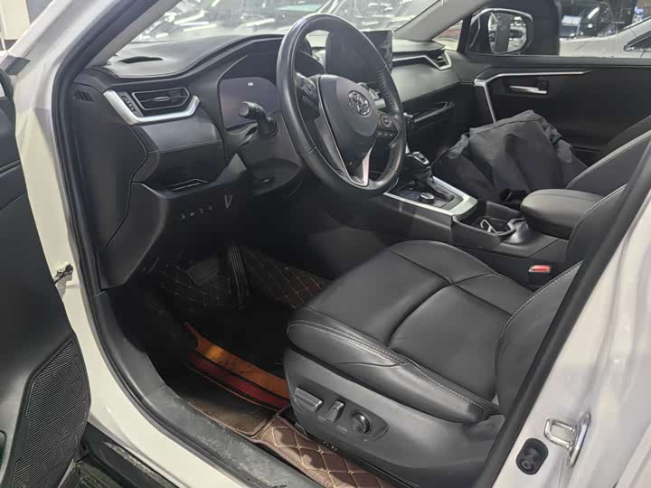 Фото 11 - Toyota Wildlander