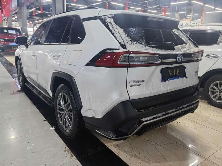 Фото 4 - Toyota Wildlander